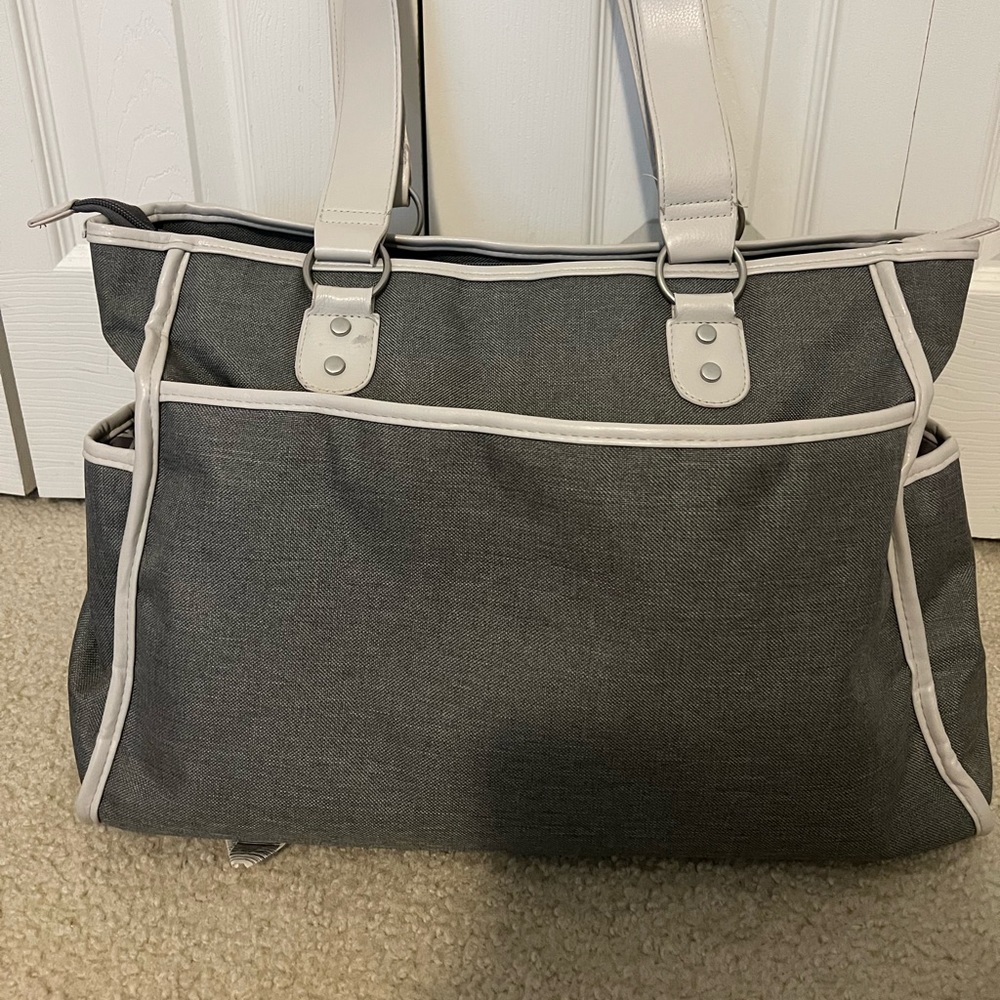 Carter’s diaper bag/ hospital bag - Picture 3 of 7